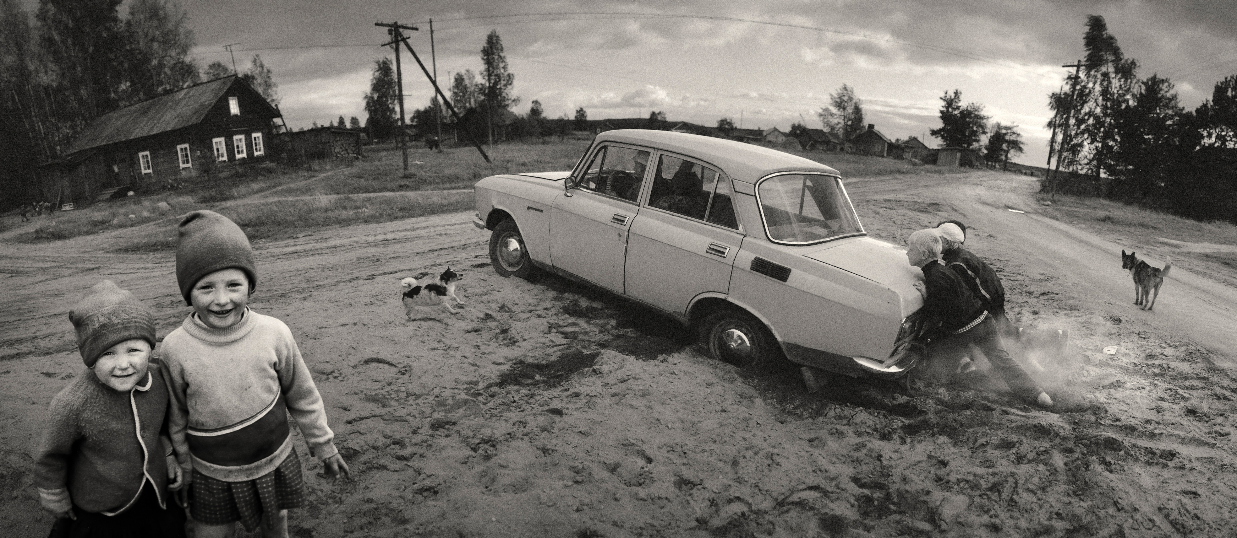 Pentti Sammallahti: Vuokkiniemi, 1991. Silvergelatinkopia. Finlands fotografiska museum. D1995:37/2