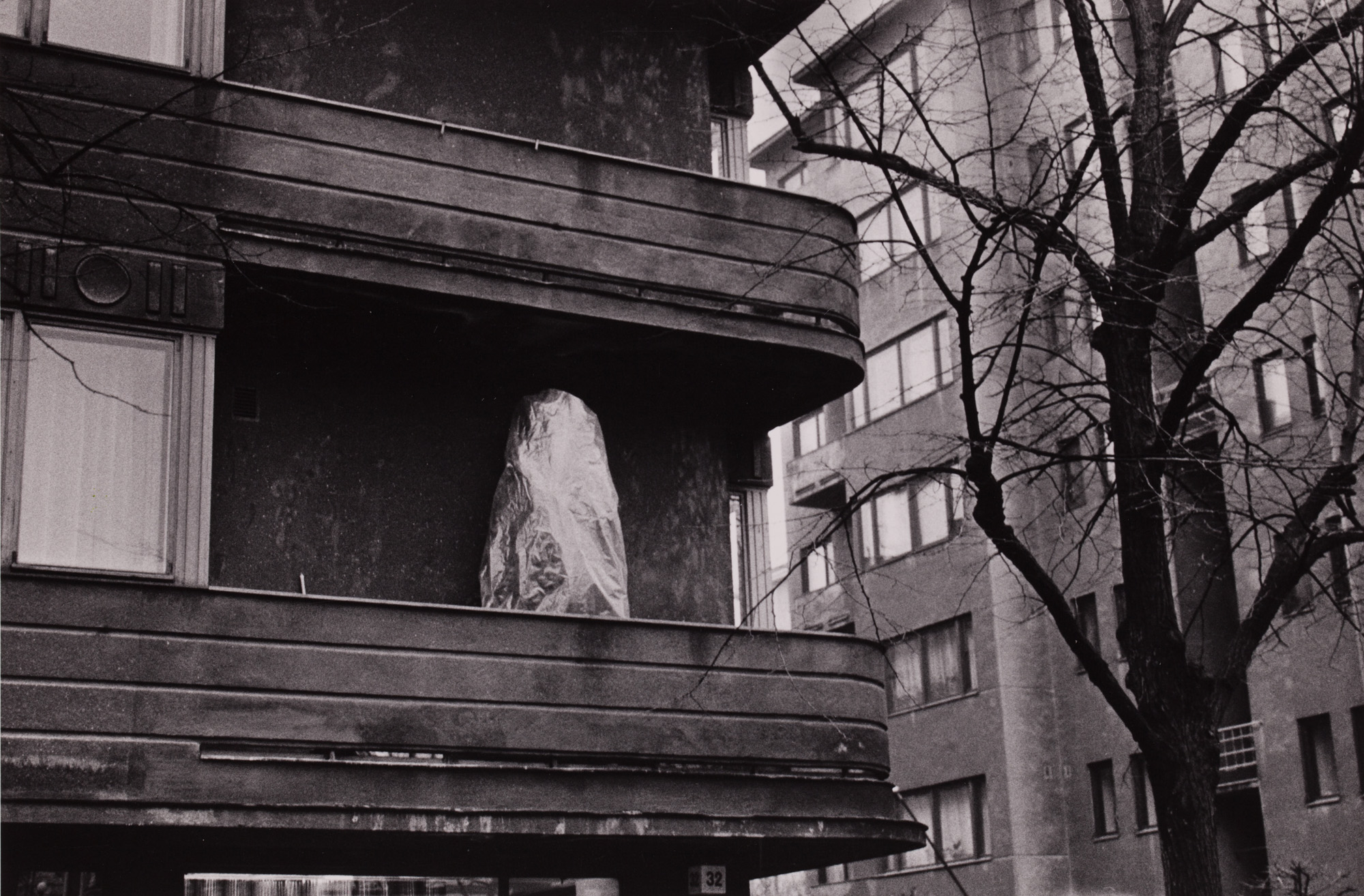 Merja Salo, 1990-luku, Helsinki. Hopeagelatiinivedos. Suomen valokuvataiteen museo D2009:7/474