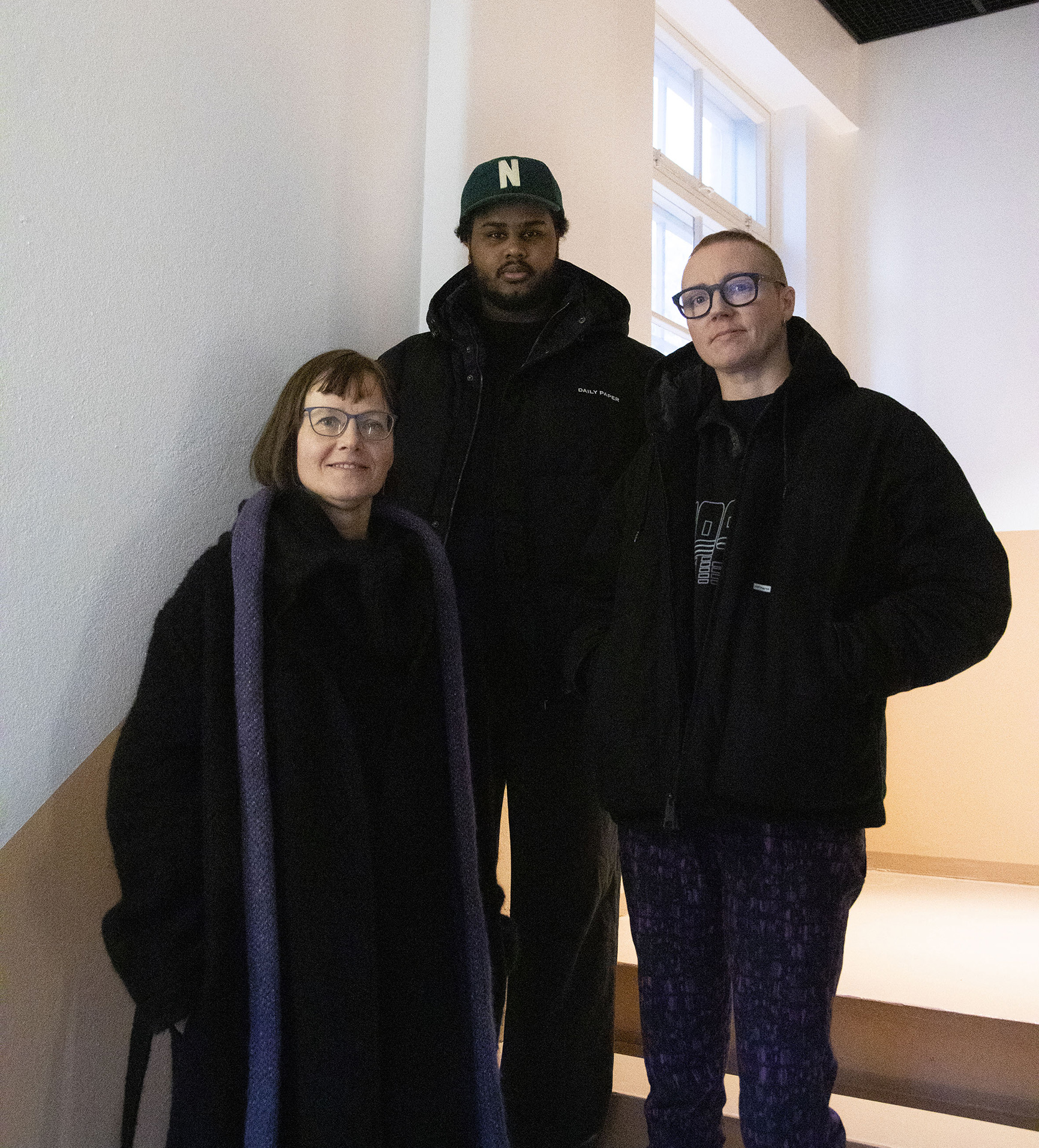 Kuvassa: Erja Salo (vasen), Nadir Mohamud (keskellä), Orlan Ohtonen (oikea). 