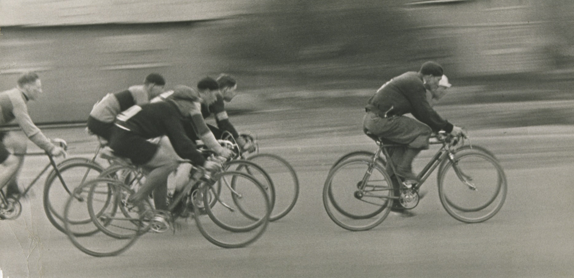 Syyssumu, Helsinki 1939. Suomen valokuvataiteen museo.