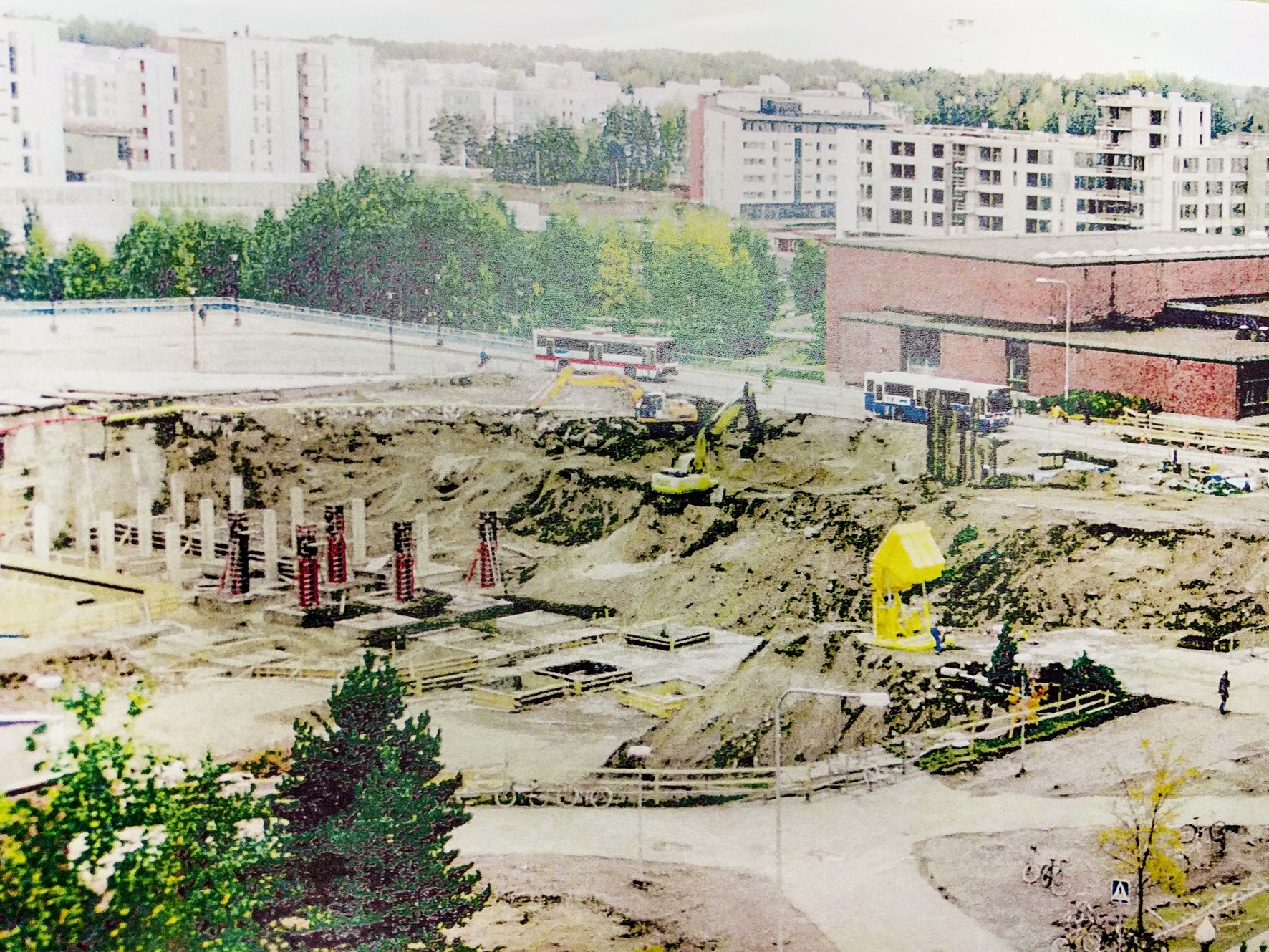 Vuotalon rakennustyömaa vuonna 1999 /  Kuva: Matti Pöhö