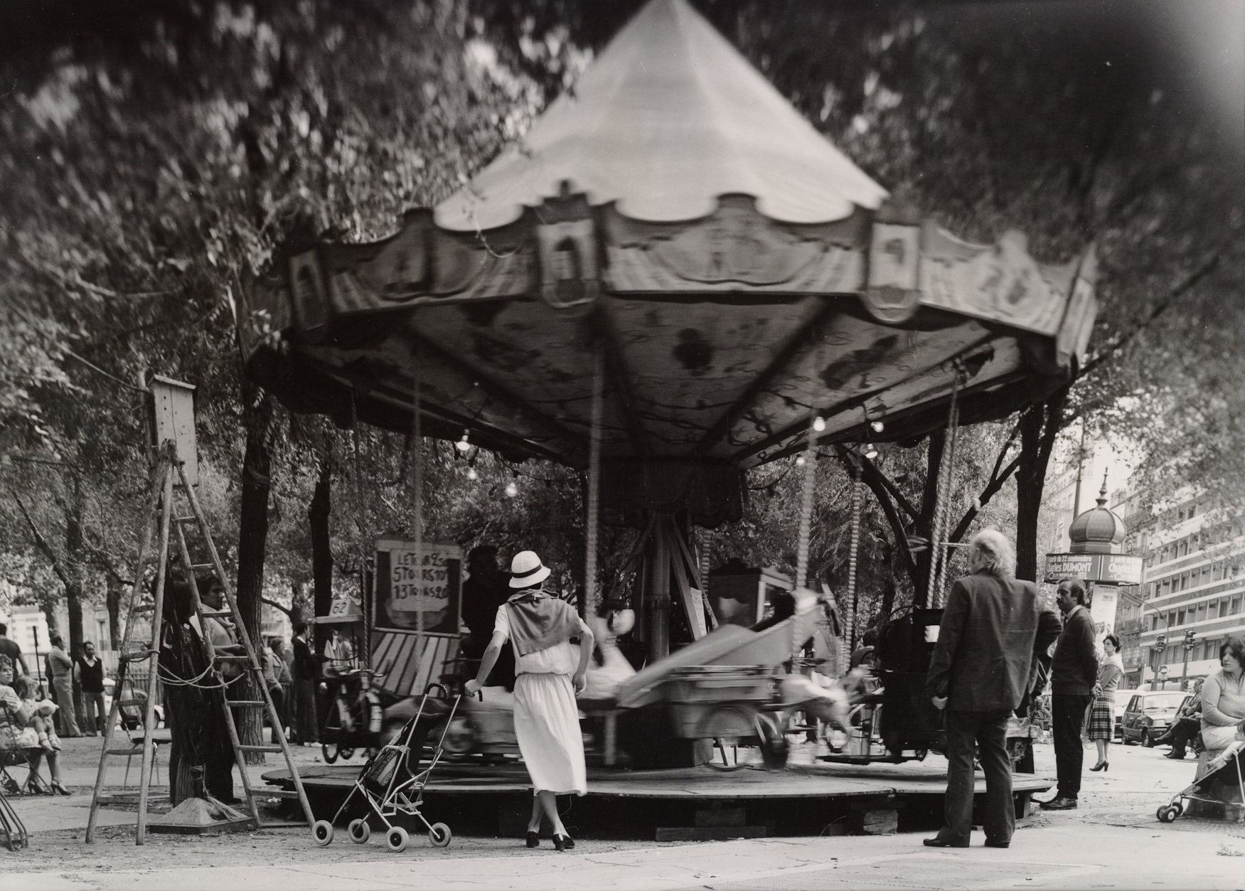 Ismo Kajander: Hommage à Atget, 1981. Hopeagelatiinivedos. Hannula & Hinkka -kokoelma, Suomen valokuvataiteen museo.
