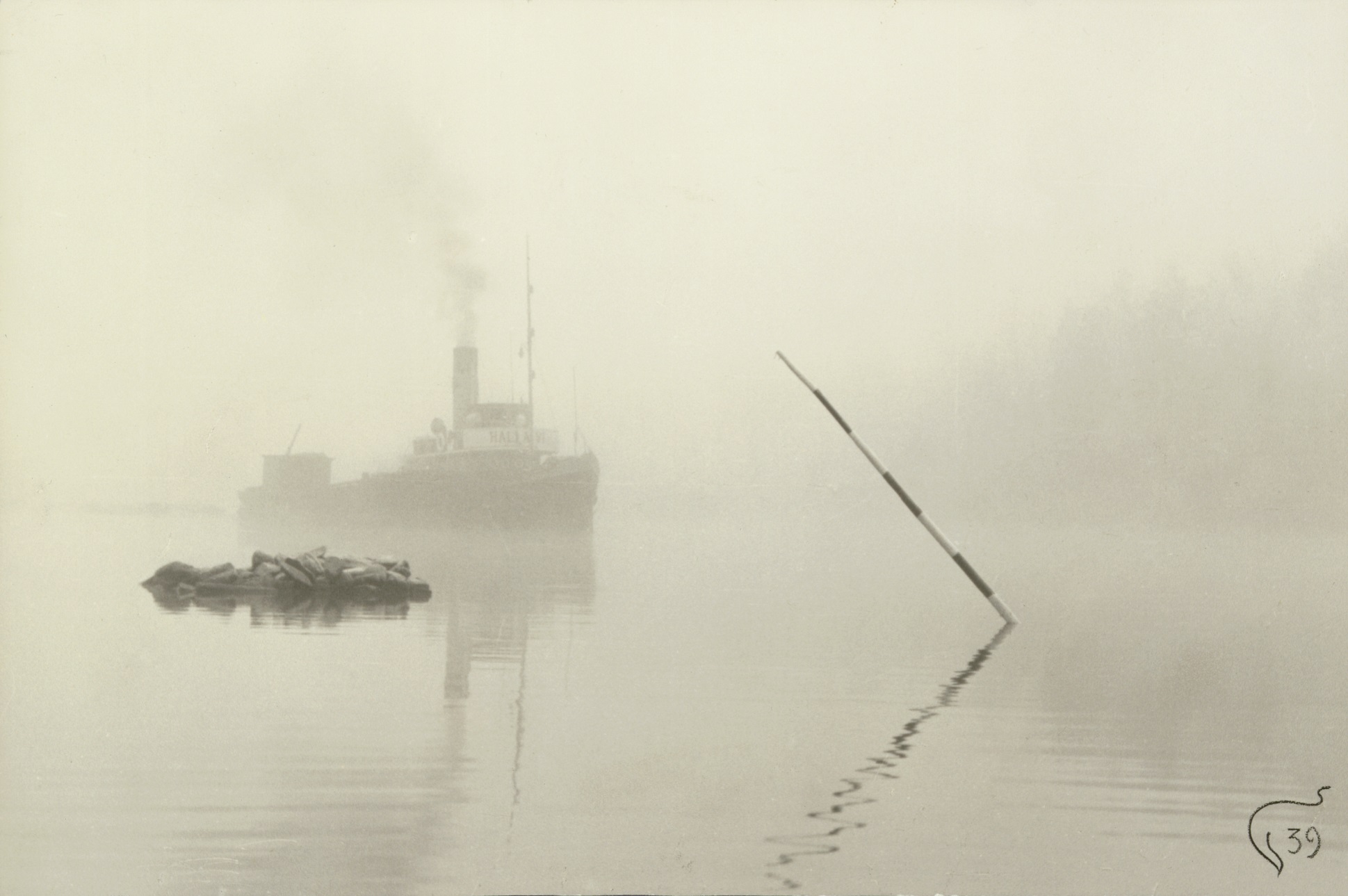 Vilho Setälä: Syyssumu, Helsinki 1939. Suomen valokuvataiteen museo.