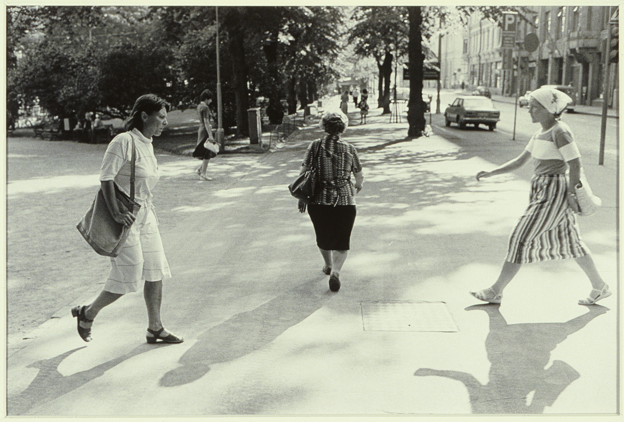 Jouko Leskelä, Esplanadi, 1980. Hopeagelatiinivedos. Suomen valokuvataiteen museo