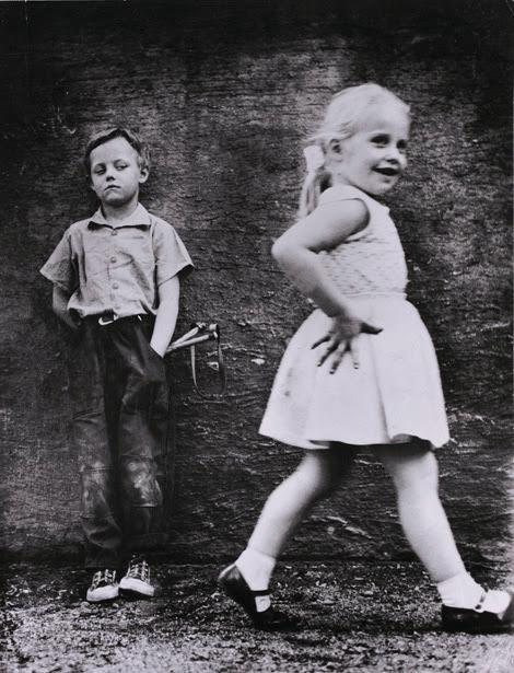Doris Allén, Hm - ne tytöt, SKsL 1960, repronegatiivista tehty vedos. Suomen valokuvataiteen museo, D1970:2/8