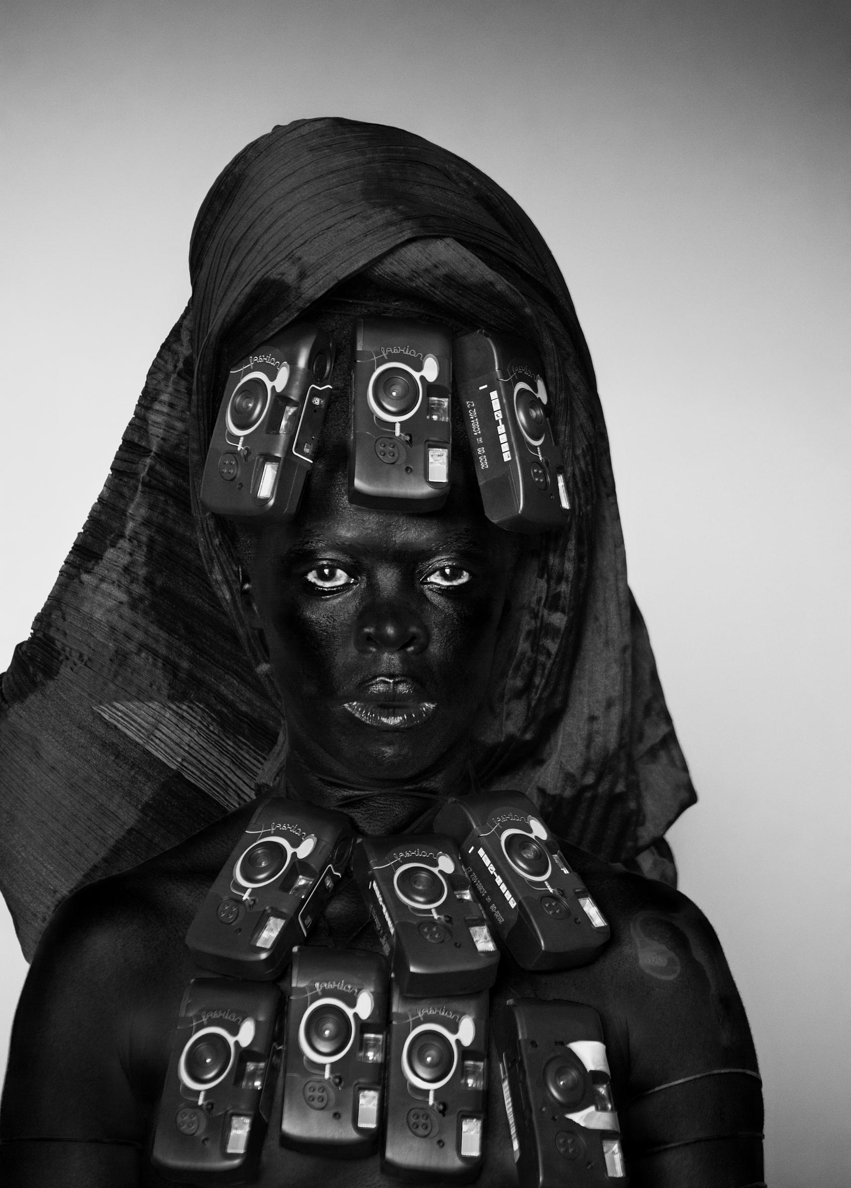 Kuva: Zanele Muholi: Thathu I, The Sails, Durban 2019.