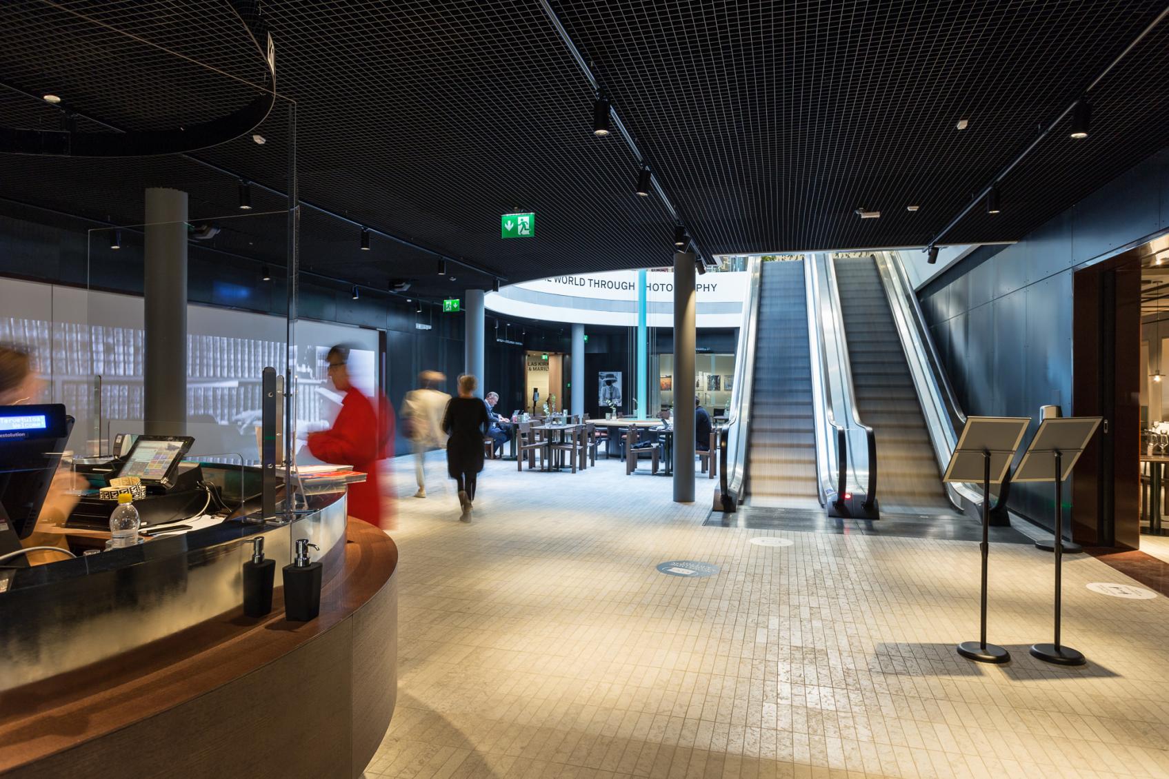 The lobby of the K1 showroom on the ground floor of Kämp Galleria. Photo: Virve Laustela, The Finnish Museum of Photography