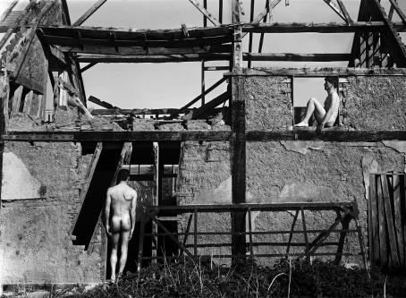 Agnès Varda: Alastomana raunioissa, 1954 © Agnès Varda Estate – Rosalie Varda Collection, courtesy Galerie Nathalie Obadia