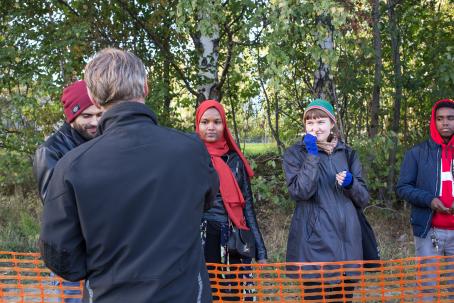 Fenkolin tuoksuttelua. Kuva: Virve Laustela, Suomen valokuvataiteen museo