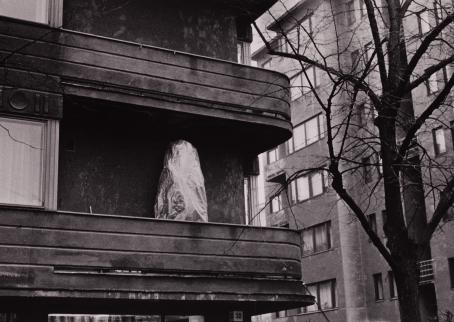 Merja Salo, 1990-luku, Helsinki. Hopeagelatiinivedos. Suomen valokuvataiteen museo D2009:7/474