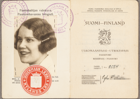 Helsinki National Archives, biographical material. Photo: Virve Laustela / The FInnish Museum of Photography