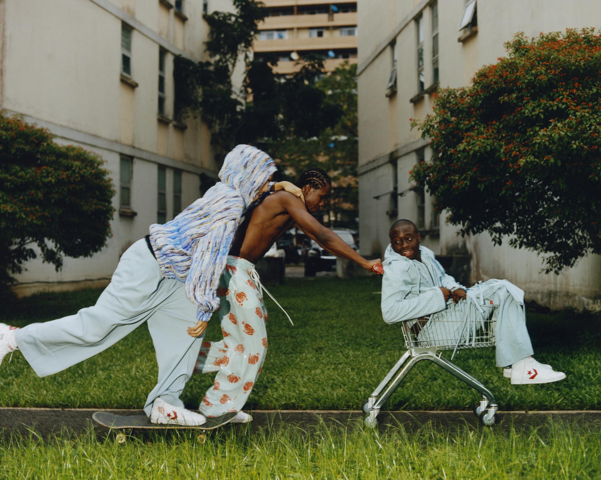 Tyler Mitchell: Motherlan Skating, 2021. © Tyler Mitchell.