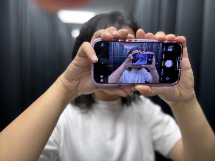 Yufan Lu, Sarjasta The Seeing Hand, 2024.