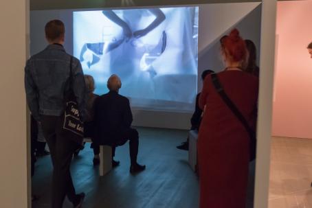 Francesca Woodmanin videoteoksia näyttelyssä. Kuva: Virve Laustela, Suomen valokuvataiteen museo Francesca Woodmanin videoteoksia näyttelyssä. Kuva: Virve Laustela, Suomen valokuvataiteen museo